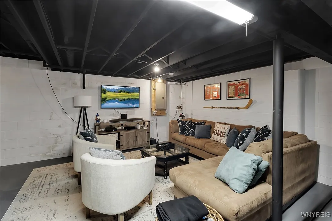 5670 Goodrich Road, Clarence, New York 14032, Clarence, New York 14032, 4 Bedrooms Bedrooms, 8 Rooms Rooms,1 BathroomBathrooms,Residential,Closed,5670 Goodrich Road, Clarence, New York 14032,0,B1634085