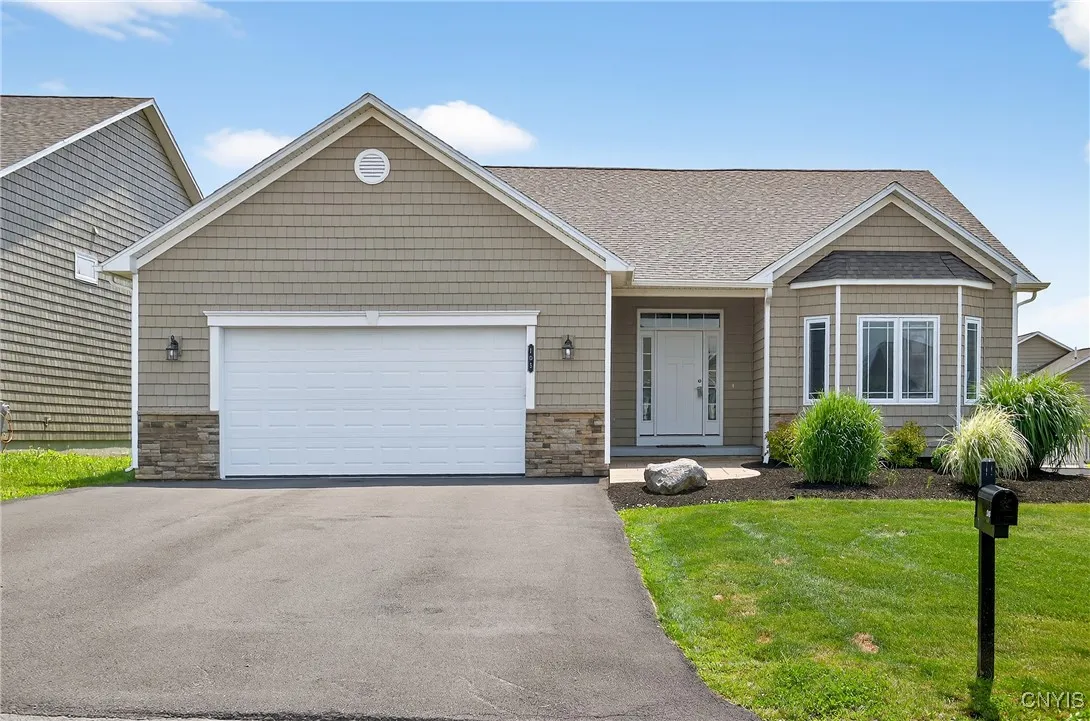 105 Austin Meadows Drive South, Manlius, New York, Manlius, New York 13104, 3 Bedrooms Bedrooms, ,3 BathroomsBathrooms,Residential,For Sale,105 Austin Meadows Drive South, Manlius, New York ,0,S1619386