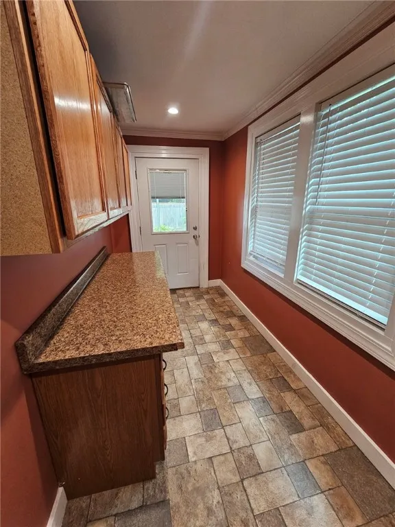 Laundry room, folding tabke