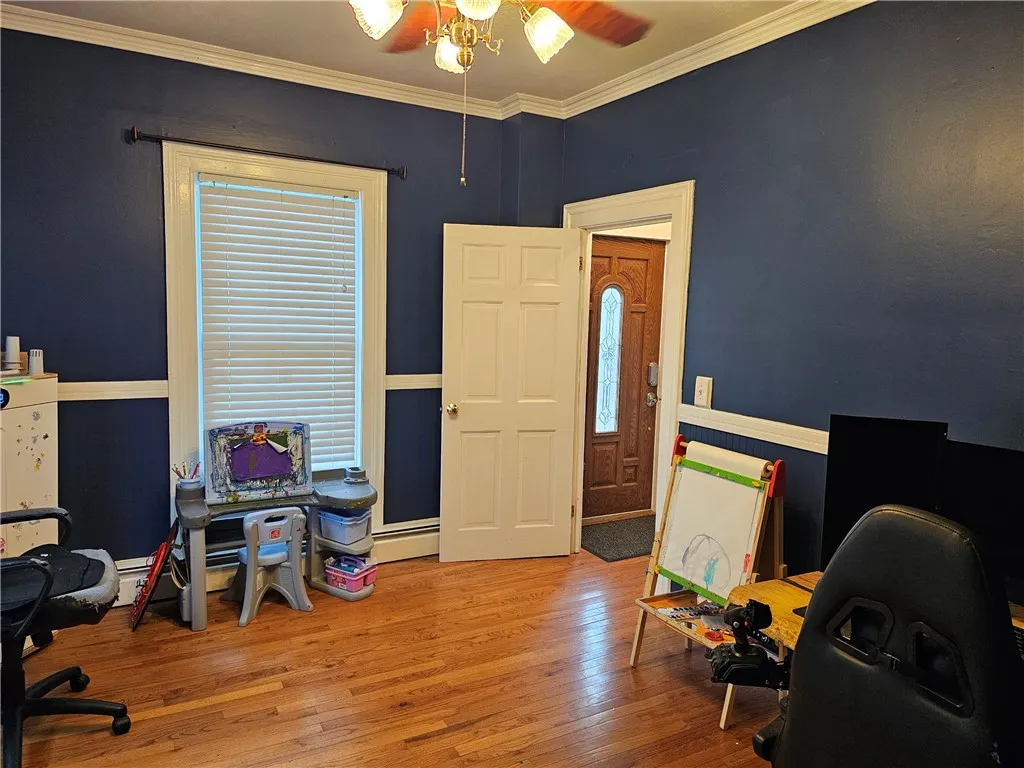 1st floor bedroom or office