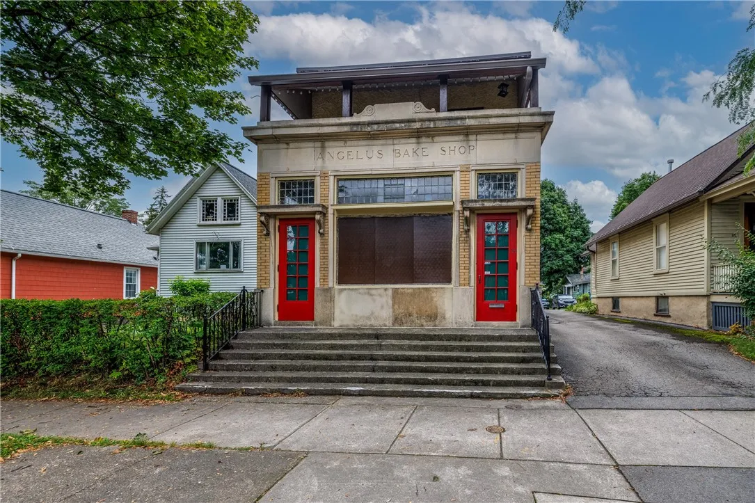 114 Field Street, Rochester, New York 14620, Rochester, New York 14620, 7 Bedrooms Bedrooms, ,5 BathroomsBathrooms,Residential,For Sale,114 Field Street, Rochester, New York 14620,0,R1634119