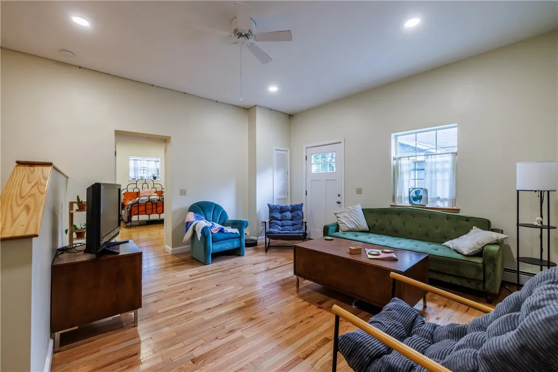 114 Field Street, Rochester, New York 14620, Rochester, New York 14620, 7 Bedrooms Bedrooms, ,5 BathroomsBathrooms,Residential,For Sale,114 Field Street, Rochester, New York 14620,0,R1634119