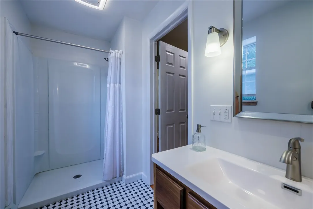 114 Field Street, Rochester, New York 14620, Rochester, New York 14620, 7 Bedrooms Bedrooms, ,5 BathroomsBathrooms,Residential,For Sale,114 Field Street, Rochester, New York 14620,0,R1634119