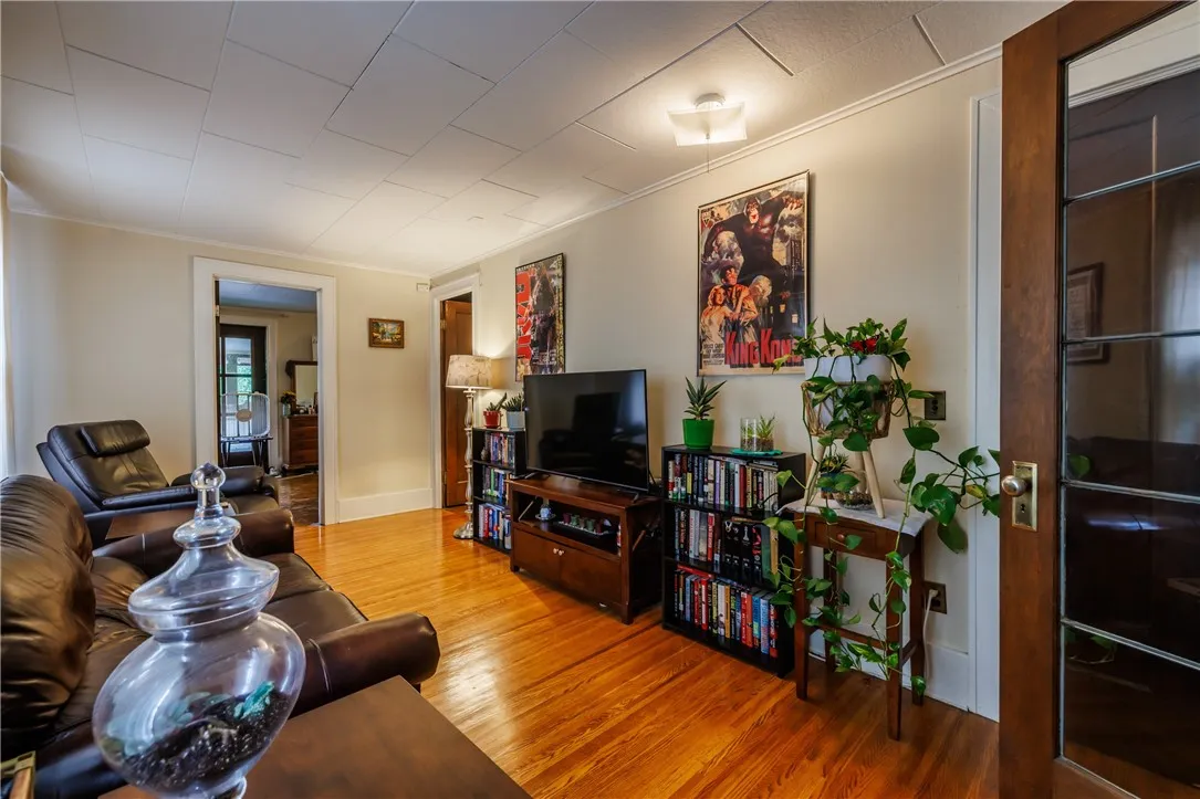 114 Field Street, Rochester, New York 14620, Rochester, New York 14620, 7 Bedrooms Bedrooms, ,5 BathroomsBathrooms,Residential,For Sale,114 Field Street, Rochester, New York 14620,0,R1634119