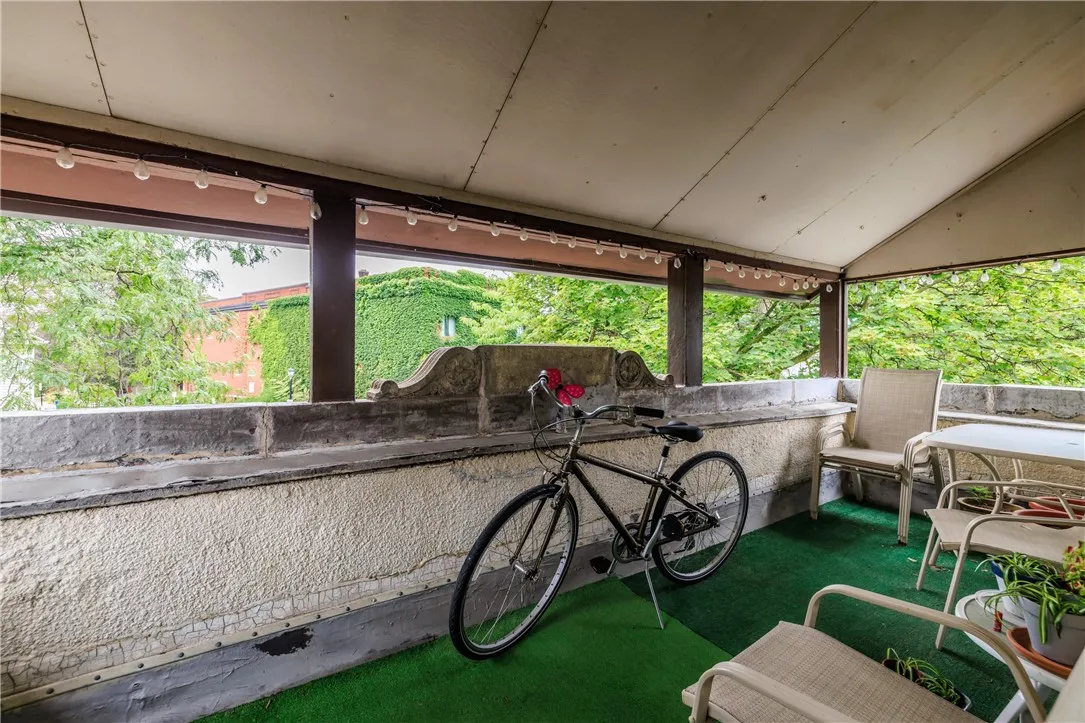114 Field Street, Rochester, New York 14620, Rochester, New York 14620, 7 Bedrooms Bedrooms, ,5 BathroomsBathrooms,Residential,For Sale,114 Field Street, Rochester, New York 14620,0,R1634119
