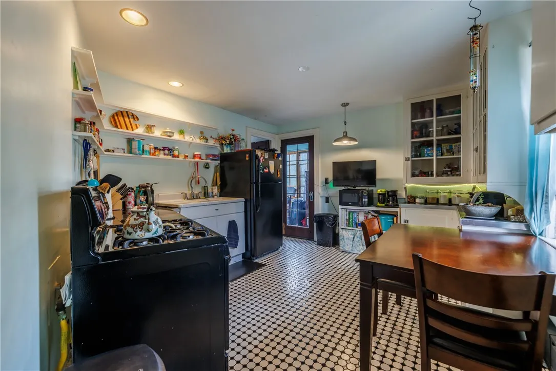 114 Field Street, Rochester, New York 14620, Rochester, New York 14620, 7 Bedrooms Bedrooms, ,5 BathroomsBathrooms,Residential,For Sale,114 Field Street, Rochester, New York 14620,0,R1634119