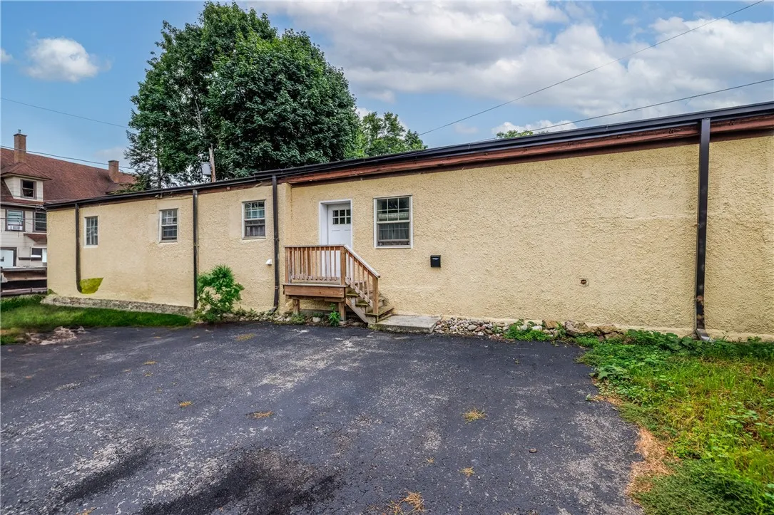 114 Field Street, Rochester, New York 14620, Rochester, New York 14620, 7 Bedrooms Bedrooms, ,5 BathroomsBathrooms,Residential,For Sale,114 Field Street, Rochester, New York 14620,0,R1634119