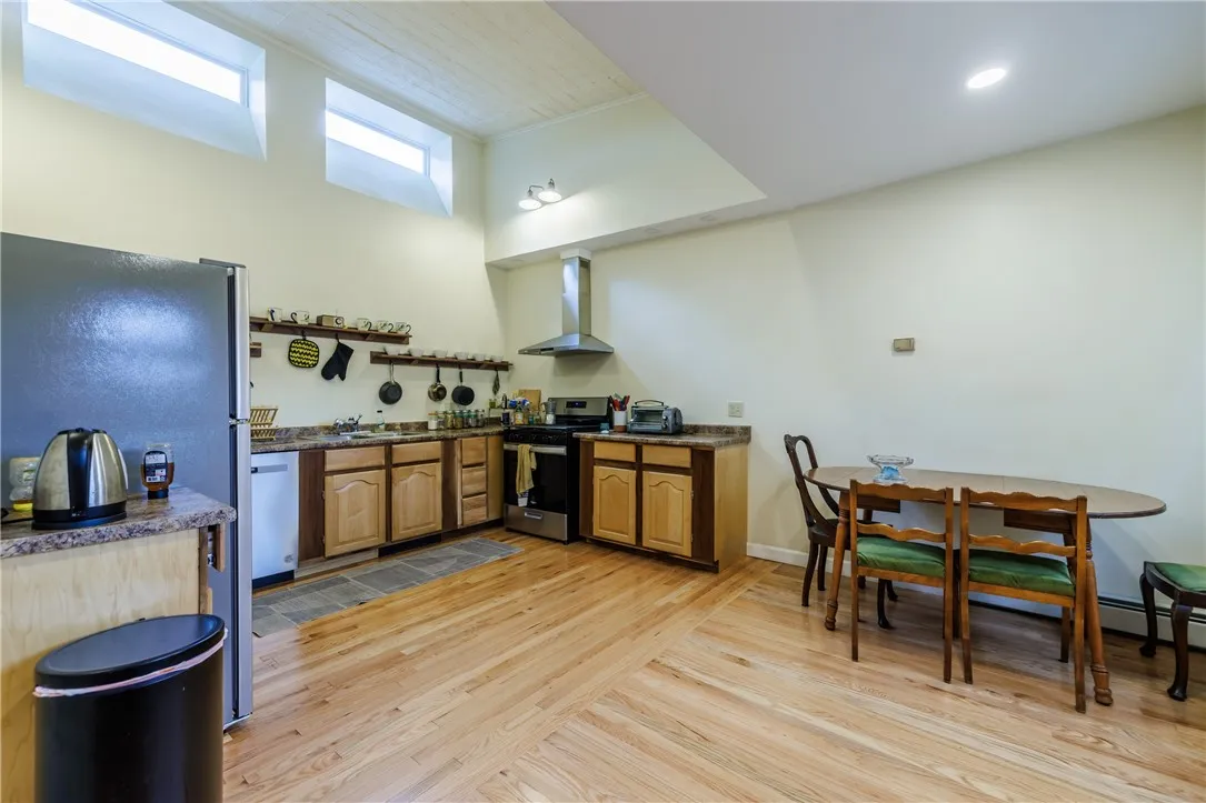 114 Field Street, Rochester, New York 14620, Rochester, New York 14620, 7 Bedrooms Bedrooms, ,5 BathroomsBathrooms,Residential,For Sale,114 Field Street, Rochester, New York 14620,0,R1634119