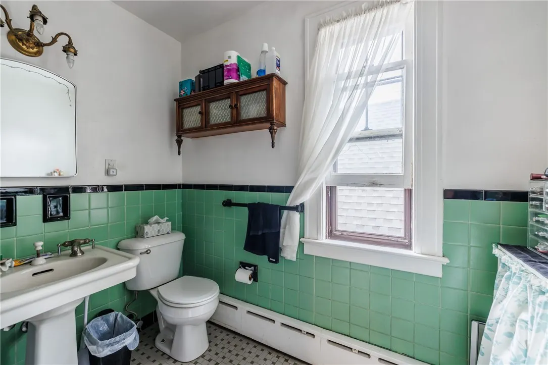 114 Field Street, Rochester, New York 14620, Rochester, New York 14620, 7 Bedrooms Bedrooms, ,5 BathroomsBathrooms,Residential,For Sale,114 Field Street, Rochester, New York 14620,0,R1634119