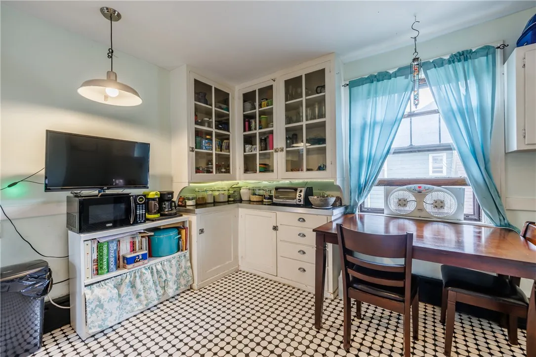 114 Field Street, Rochester, New York 14620, Rochester, New York 14620, 7 Bedrooms Bedrooms, ,5 BathroomsBathrooms,Residential,For Sale,114 Field Street, Rochester, New York 14620,0,R1634119
