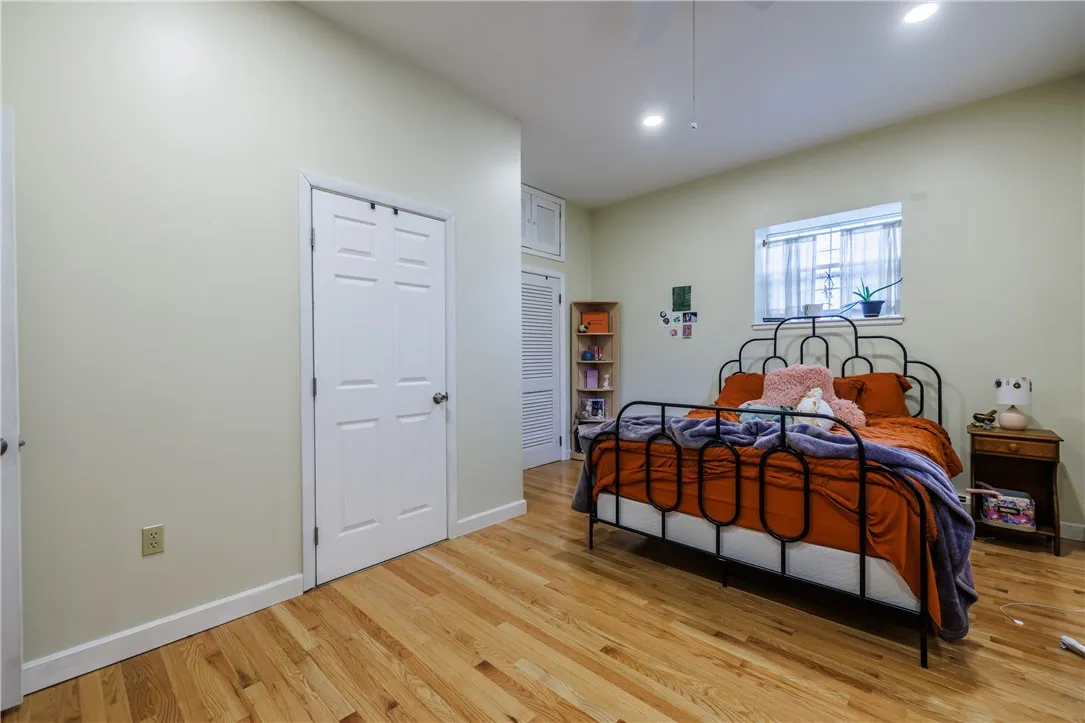 114 Field Street, Rochester, New York 14620, Rochester, New York 14620, 7 Bedrooms Bedrooms, ,5 BathroomsBathrooms,Residential,For Sale,114 Field Street, Rochester, New York 14620,0,R1634119