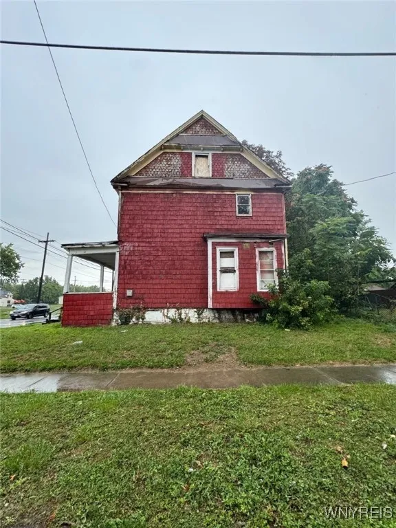 2003 11th Street, Niagara Falls, New York 14305, Niagara Falls, New York 14305, 3 Bedrooms Bedrooms, 6 Rooms Rooms,1 BathroomBathrooms,Residential,For Sale,2003 11th Street, Niagara Falls, New York 14305,0,B1634302