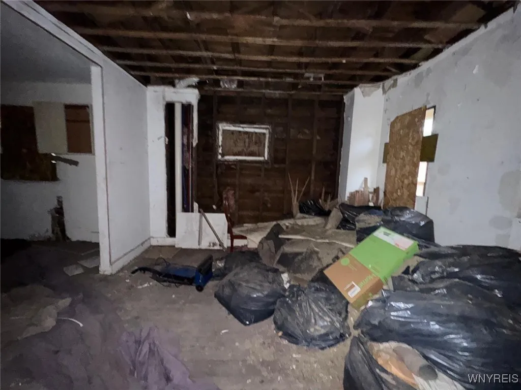 2003 11th Street, Niagara Falls, New York 14305, Niagara Falls, New York 14305, 3 Bedrooms Bedrooms, 6 Rooms Rooms,1 BathroomBathrooms,Residential,For Sale,2003 11th Street, Niagara Falls, New York 14305,0,B1634302