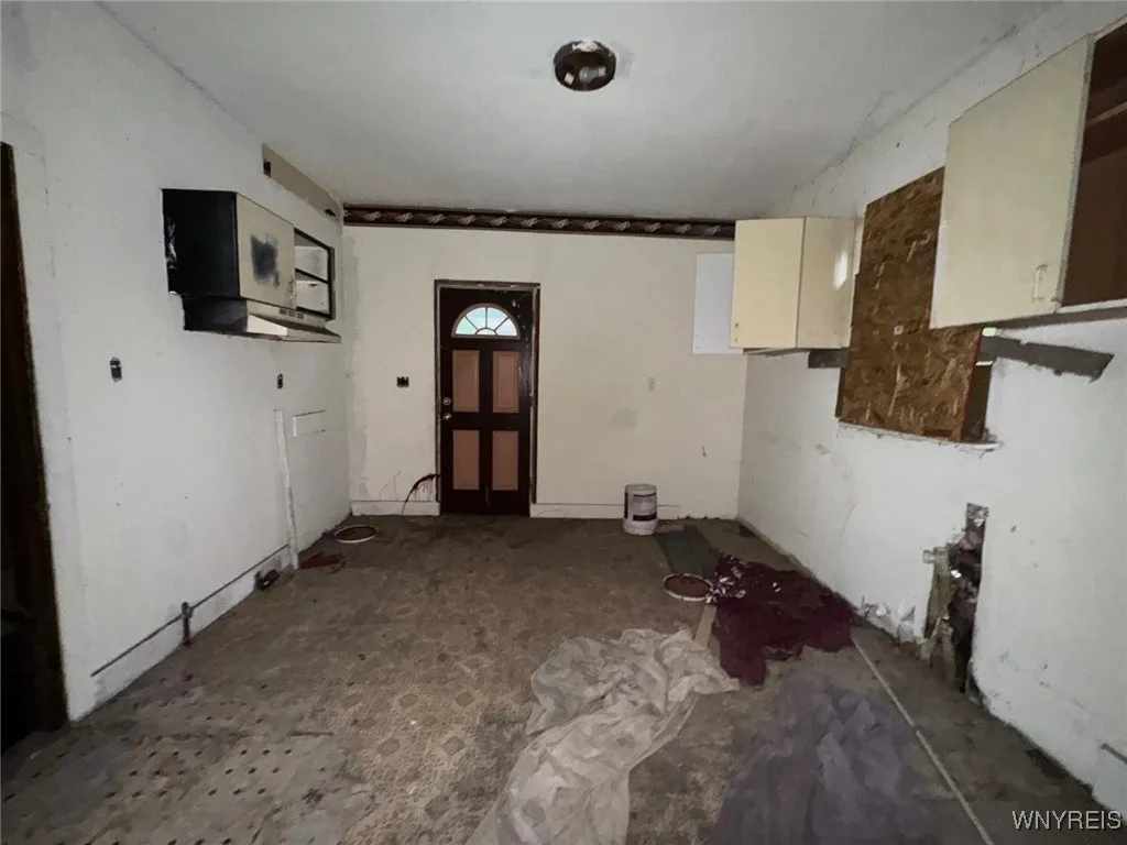 2003 11th Street, Niagara Falls, New York 14305, Niagara Falls, New York 14305, 3 Bedrooms Bedrooms, 6 Rooms Rooms,1 BathroomBathrooms,Residential,For Sale,2003 11th Street, Niagara Falls, New York 14305,0,B1634302