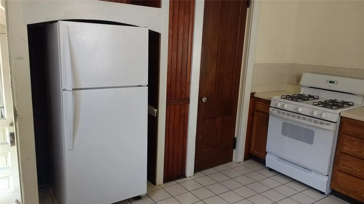 116 Field Street, Rochester, New York 14620, Rochester, New York 14620, 2 Bedrooms Bedrooms, 5 Rooms Rooms,1 BathroomBathrooms,Residential,For Sale,116 Field Street, Rochester, New York 14620,0,R1634111