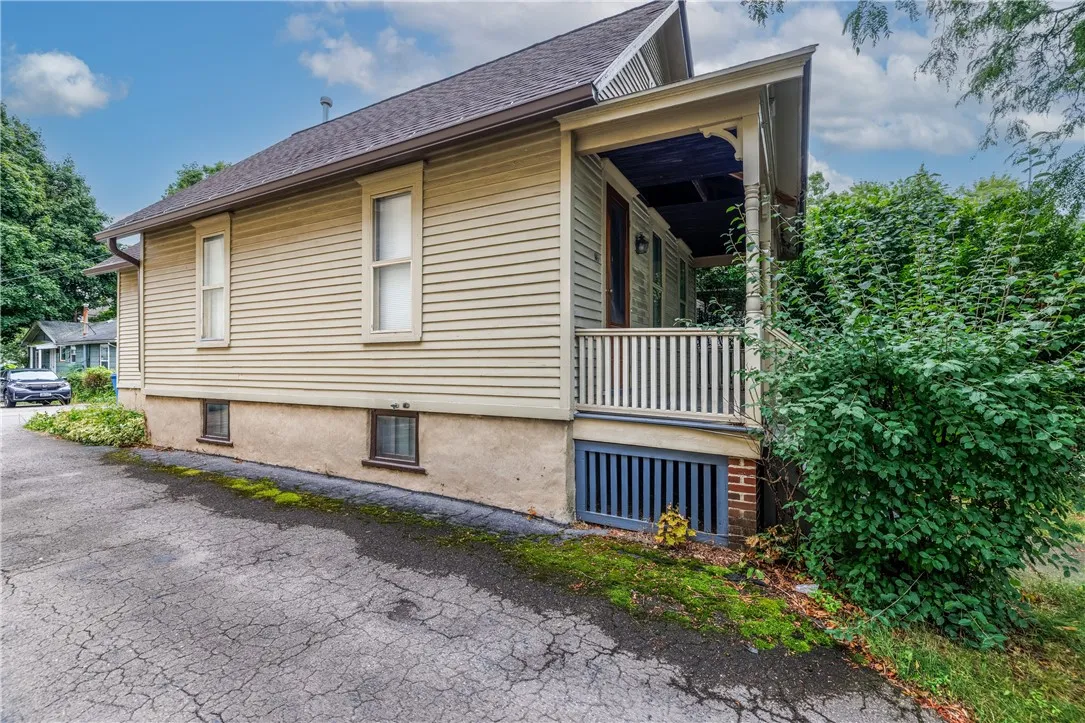 116 Field Street, Rochester, New York 14620, Rochester, New York 14620, 2 Bedrooms Bedrooms, 5 Rooms Rooms,1 BathroomBathrooms,Residential,For Sale,116 Field Street, Rochester, New York 14620,0,R1634111