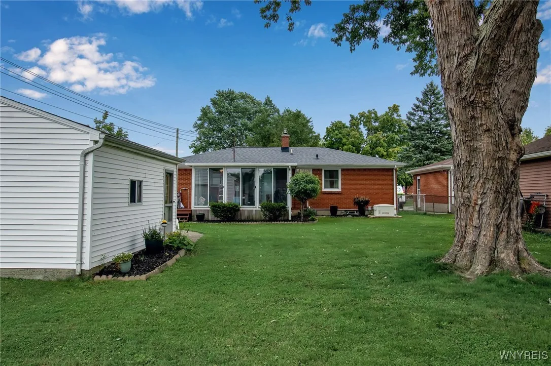 78 Shawnee Place, West Seneca, New York 14224, West Seneca, New York 14224, 3 Bedrooms Bedrooms, 8 Rooms Rooms,2 BathroomsBathrooms,Residential,For Sale,78 Shawnee Place, West Seneca, New York 14224,0,B1634313
