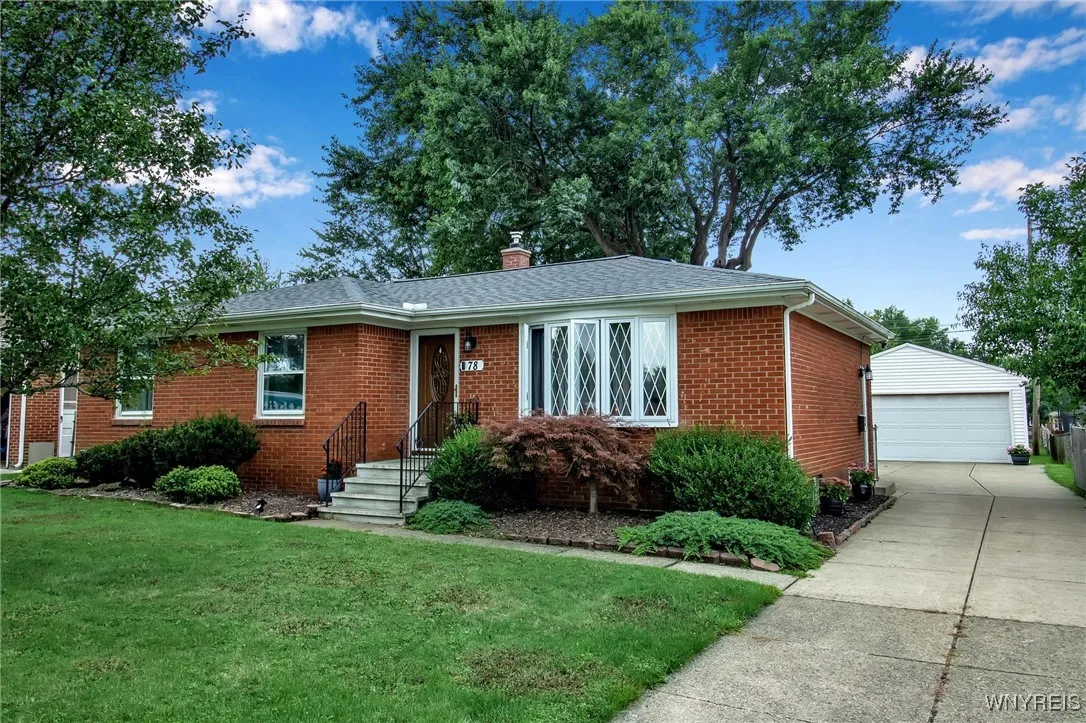 78 Shawnee Place, West Seneca, New York 14224, West Seneca, New York 14224, 3 Bedrooms Bedrooms, 8 Rooms Rooms,2 BathroomsBathrooms,Residential,For Sale,78 Shawnee Place, West Seneca, New York 14224,0,B1634313