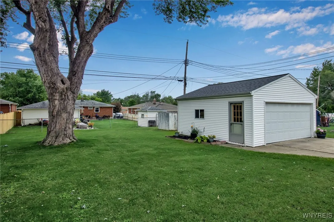 78 Shawnee Place, West Seneca, New York 14224, West Seneca, New York 14224, 3 Bedrooms Bedrooms, 8 Rooms Rooms,2 BathroomsBathrooms,Residential,For Sale,78 Shawnee Place, West Seneca, New York 14224,0,B1634313