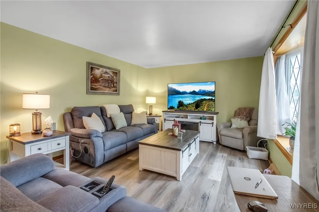 78 Shawnee Place, West Seneca, New York 14224, West Seneca, New York 14224, 3 Bedrooms Bedrooms, 8 Rooms Rooms,2 BathroomsBathrooms,Residential,For Sale,78 Shawnee Place, West Seneca, New York 14224,0,B1634313