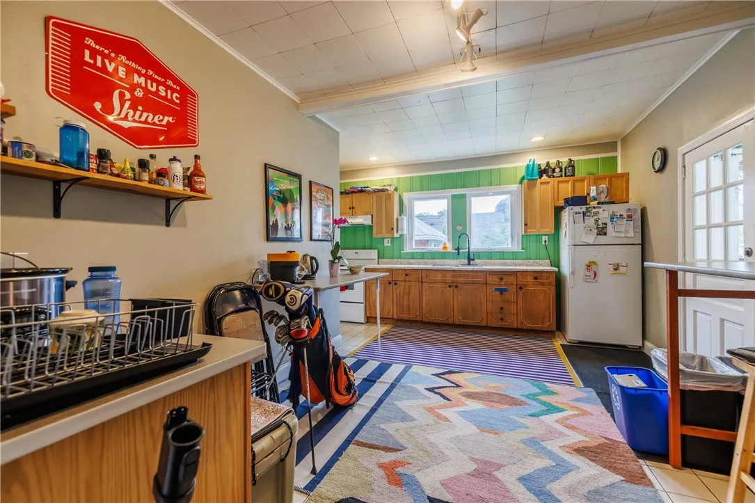 110 Field Street, Rochester, New York 14620, Rochester, New York 14620, 3 Bedrooms Bedrooms, 7 Rooms Rooms,1 BathroomBathrooms,Residential,For Sale,110 Field Street, Rochester, New York 14620,0,R1634109