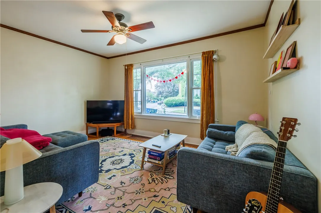 106 Field Street, Rochester, New York 14620, Rochester, New York 14620, 1 Bedroom Bedrooms, 5 Rooms Rooms,1 BathroomBathrooms,Residential,For Sale,106 Field Street, Rochester, New York 14620,0,R1634103