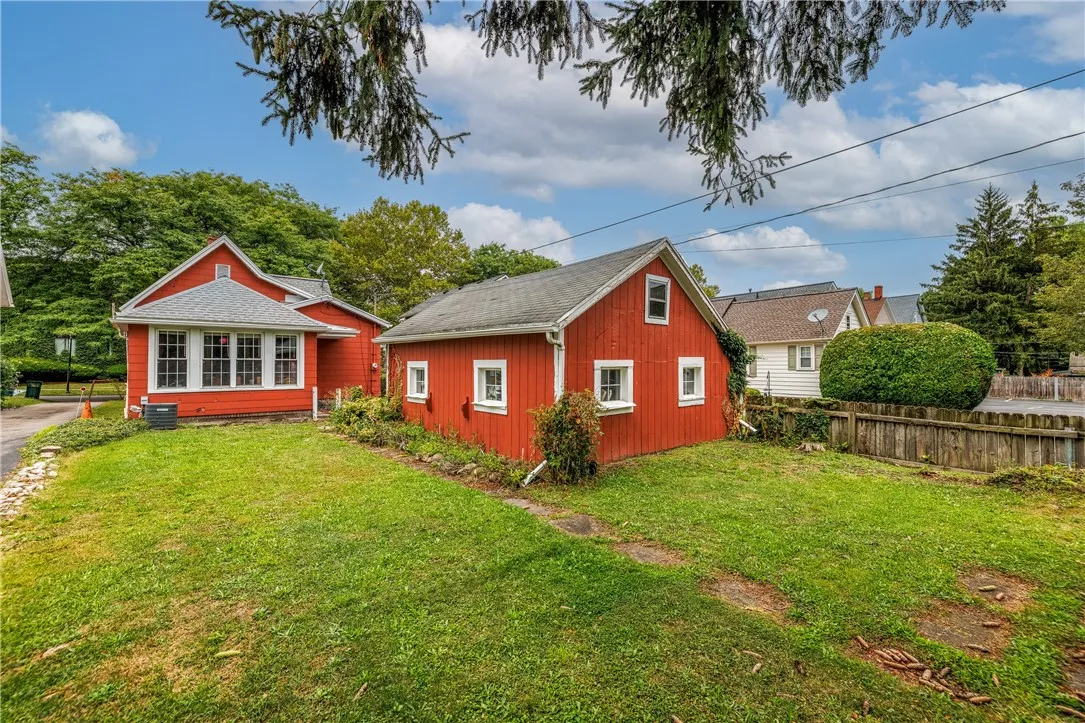 106 Field Street, Rochester, New York 14620, Rochester, New York 14620, 1 Bedroom Bedrooms, 5 Rooms Rooms,1 BathroomBathrooms,Residential,For Sale,106 Field Street, Rochester, New York 14620,0,R1634103