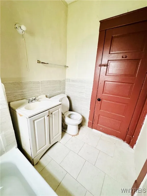 351 Moselle Street, Buffalo, New York 14211, Buffalo, New York 14211, 6 Bedrooms Bedrooms, ,2 BathroomsBathrooms,Residential,For Sale,351 Moselle Street, Buffalo, New York 14211,0,B1634347
