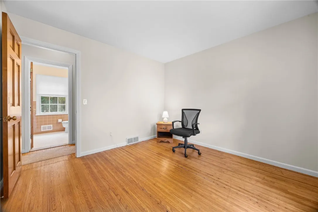 17 Weyburn Way, Perinton, New York 14450, Perinton, New York 14450, 3 Bedrooms Bedrooms, 6 Rooms Rooms,1 BathroomBathrooms,Residential,Closed,17 Weyburn Way, Perinton, New York 14450,0,R1634360