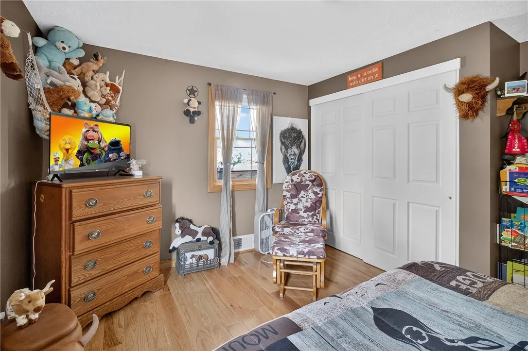 16458 Hinds Road, Clarendon, New York 14470, Clarendon, New York 14470, 4 Bedrooms Bedrooms, 7 Rooms Rooms,2 BathroomsBathrooms,Residential,For Sale,16458 Hinds Road, Clarendon, New York 14470,0,R1634355