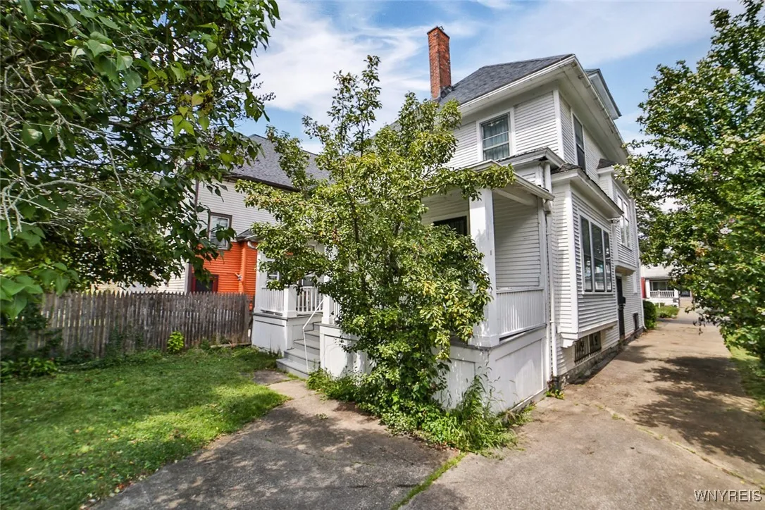 81 Blaine Avenue, Buffalo, New York 14208, Buffalo, New York 14208, 5 Bedrooms Bedrooms, 10 Rooms Rooms,1 BathroomBathrooms,Residential,For Sale,81 Blaine Avenue, Buffalo, New York 14208,0,B1634015