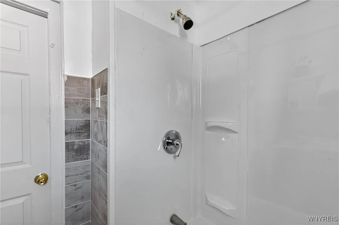 62 Winslow Avenue, Buffalo, New York 14208, Buffalo, New York 14208, 4 Bedrooms Bedrooms, 9 Rooms Rooms,2 BathroomsBathrooms,Residential,For Sale,62 Winslow Avenue, Buffalo, New York 14208,0,B1634312