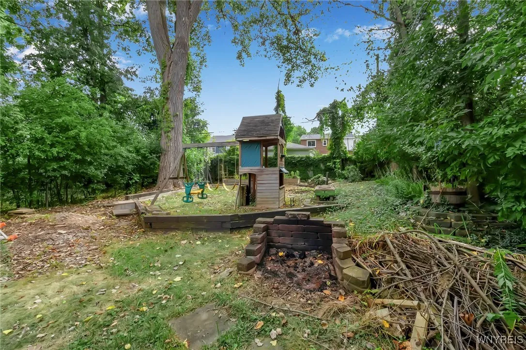 510 Washington Highway, Amherst, New York 14226, Amherst, New York 14226, 3 Bedrooms Bedrooms, 8 Rooms Rooms,2 BathroomsBathrooms,Residential,For Sale,510 Washington Highway, Amherst, New York 14226,0,B1634157