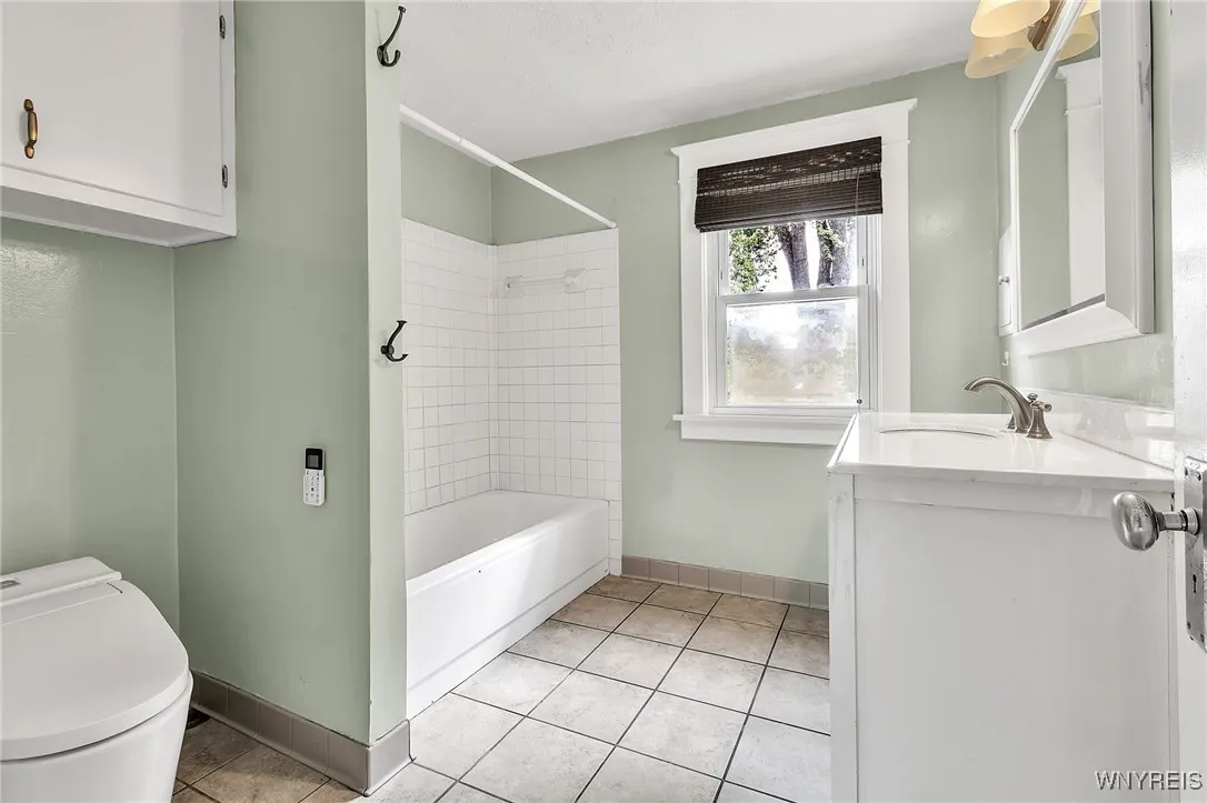 510 Washington Highway, Amherst, New York 14226, Amherst, New York 14226, 3 Bedrooms Bedrooms, 8 Rooms Rooms,2 BathroomsBathrooms,Residential,For Sale,510 Washington Highway, Amherst, New York 14226,0,B1634157