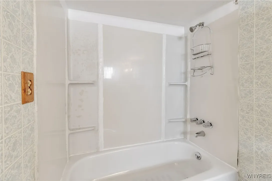 510 Washington Highway, Amherst, New York 14226, Amherst, New York 14226, 3 Bedrooms Bedrooms, 8 Rooms Rooms,2 BathroomsBathrooms,Residential,For Sale,510 Washington Highway, Amherst, New York 14226,0,B1634157