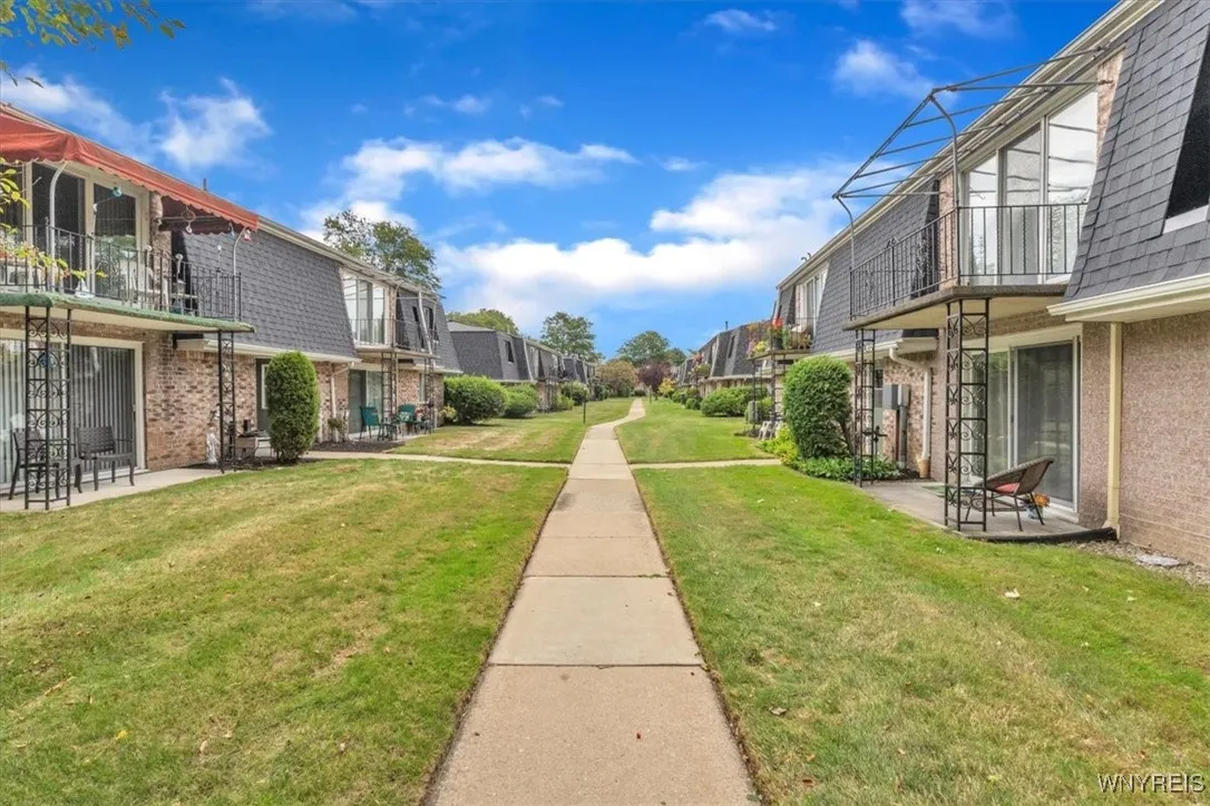 136a Foxberry Drive, Amherst, New York 14221, Amherst, New York 14221, 2 Bedrooms Bedrooms, 5 Rooms Rooms,1 BathroomBathrooms,Residential,For Sale,136a Foxberry Drive, Amherst, New York 14221,0,B1633340