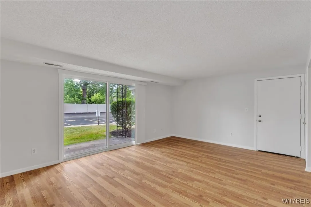136a Foxberry Drive, Amherst, New York 14221, Amherst, New York 14221, 2 Bedrooms Bedrooms, 5 Rooms Rooms,1 BathroomBathrooms,Residential,For Sale,136a Foxberry Drive, Amherst, New York 14221,0,B1633340