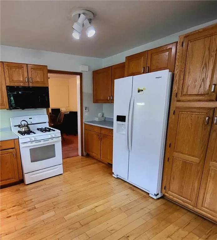 825 Hazel Street, Southport, New York 14904, Southport, New York 14904, 3 Bedrooms Bedrooms, 8 Rooms Rooms,1 BathroomBathrooms,Residential,For Sale,825 Hazel Street, Southport, New York 14904,0,R1634231