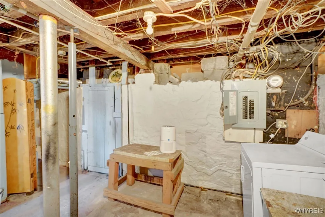 67 Gold Street, Buffalo, New York 14206, Buffalo, New York 14206, 3 Bedrooms Bedrooms, 8 Rooms Rooms,2 BathroomsBathrooms,Residential,Closed,67 Gold Street, Buffalo, New York 14206,0,B1634370