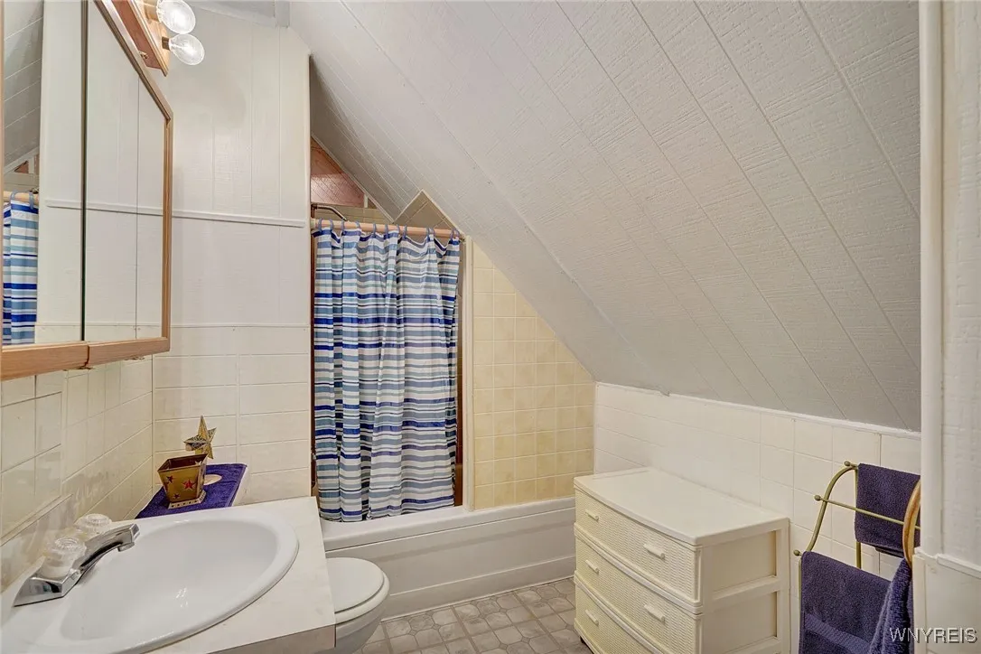 67 Gold Street, Buffalo, New York 14206, Buffalo, New York 14206, 3 Bedrooms Bedrooms, 8 Rooms Rooms,2 BathroomsBathrooms,Residential,For Sale,67 Gold Street, Buffalo, New York 14206,0,B1634370