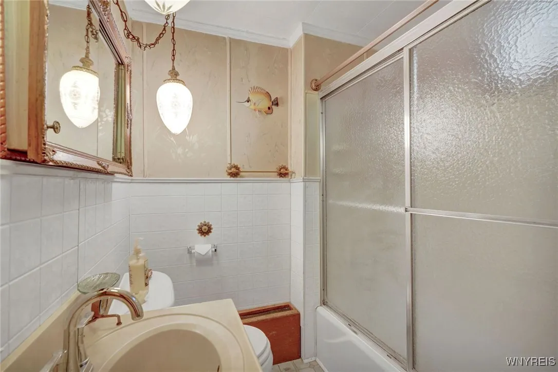67 Gold Street, Buffalo, New York 14206, Buffalo, New York 14206, 3 Bedrooms Bedrooms, 8 Rooms Rooms,2 BathroomsBathrooms,Residential,For Sale,67 Gold Street, Buffalo, New York 14206,0,B1634370