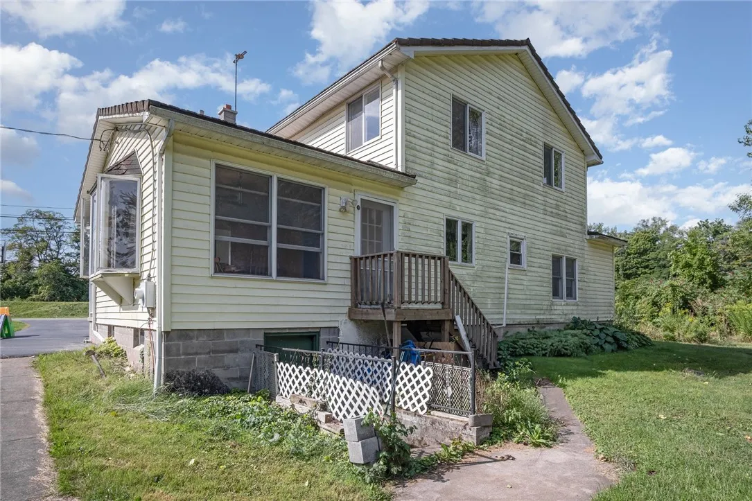 4028 Canal Road, Ogden, New York 14559, Ogden, New York 14559, 4 Bedrooms Bedrooms, 8 Rooms Rooms,2 BathroomsBathrooms,Residential,Closed,4028 Canal Road, Ogden, New York 14559,0,R1634316