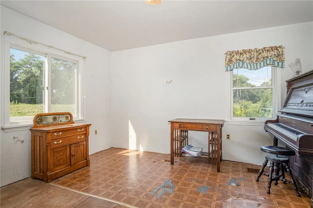 4028 Canal Road, Ogden, New York 14559, Ogden, New York 14559, 4 Bedrooms Bedrooms, 8 Rooms Rooms,2 BathroomsBathrooms,Residential,Closed,4028 Canal Road, Ogden, New York 14559,0,R1634316