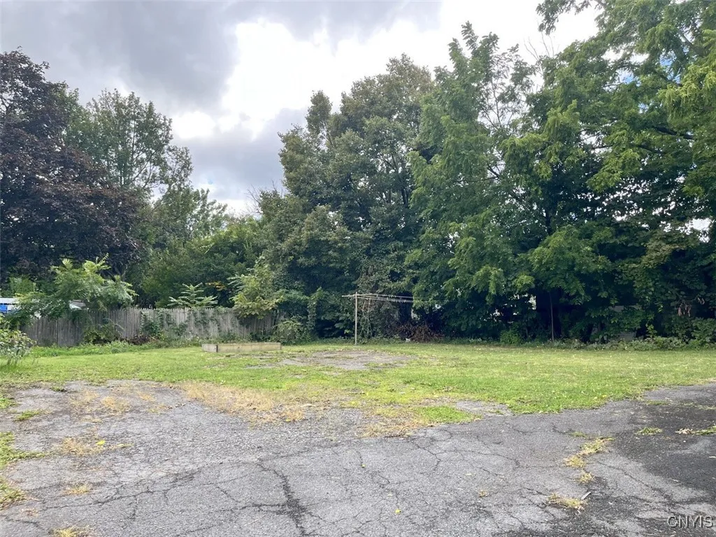 109 Hazard Street, Geddes, New York 13209, Geddes, New York 13209, 3 Bedrooms Bedrooms, 6 Rooms Rooms,1 BathroomBathrooms,Residential,For Sale,109 Hazard Street, Geddes, New York 13209,0,S1634356