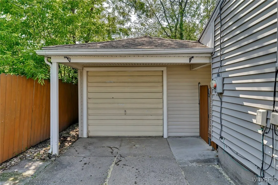 12 Delray Drive, Cheektowaga, New York 14225, Cheektowaga, New York 14225, 3 Bedrooms Bedrooms, 7 Rooms Rooms,1 BathroomBathrooms,Residential,For Sale,12 Delray Drive, Cheektowaga, New York 14225,0,B1634371