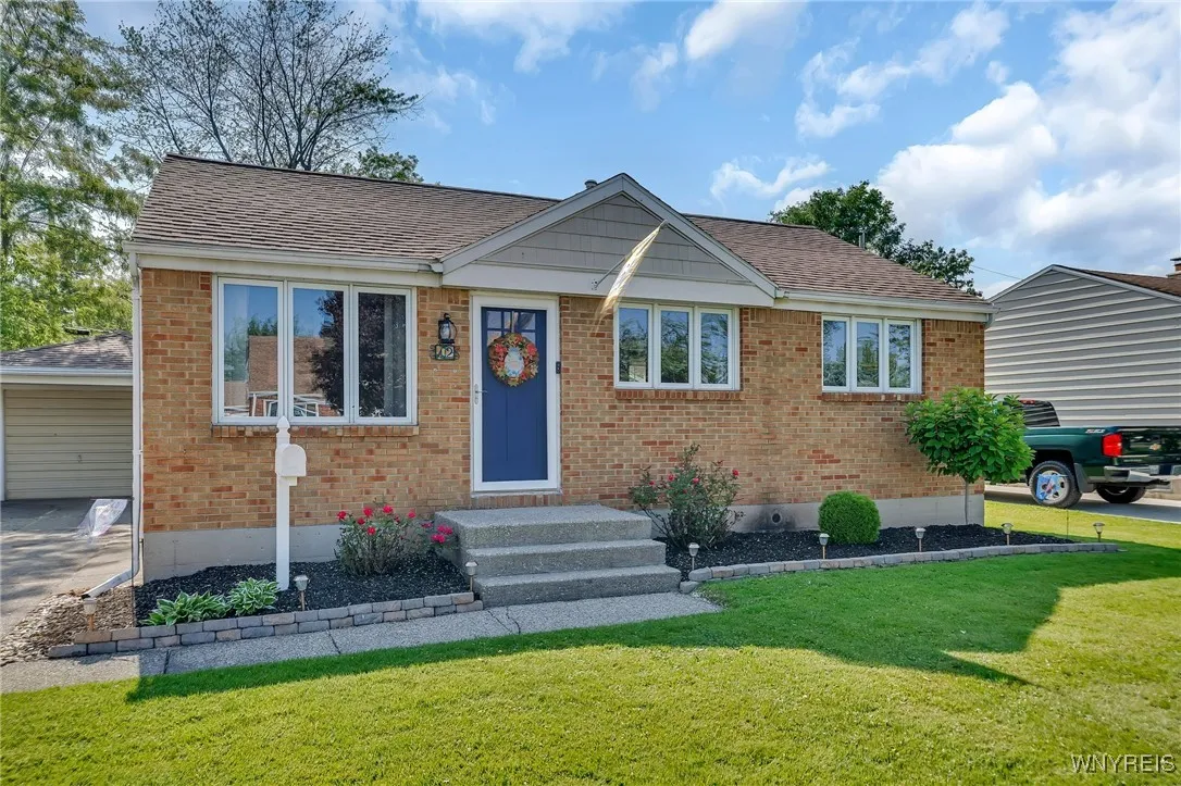 12 Delray Drive, Cheektowaga, New York 14225, Cheektowaga, New York 14225, 3 Bedrooms Bedrooms, 7 Rooms Rooms,1 BathroomBathrooms,Residential,For Sale,12 Delray Drive, Cheektowaga, New York 14225,0,B1634371