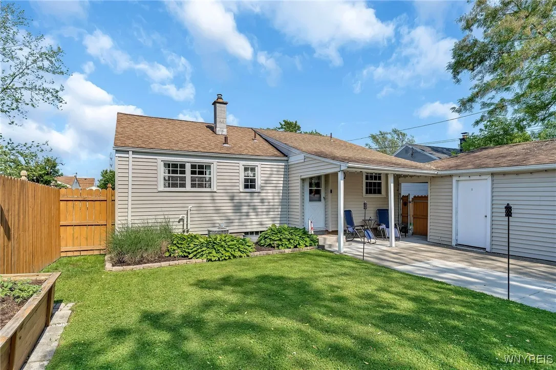 12 Delray Drive, Cheektowaga, New York 14225, Cheektowaga, New York 14225, 3 Bedrooms Bedrooms, 7 Rooms Rooms,1 BathroomBathrooms,Residential,For Sale,12 Delray Drive, Cheektowaga, New York 14225,0,B1634371