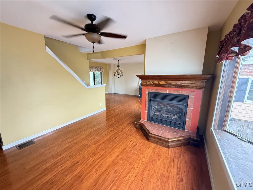 Main House Family Room/Dining
