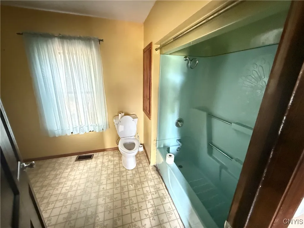 Main House Bathroom 2