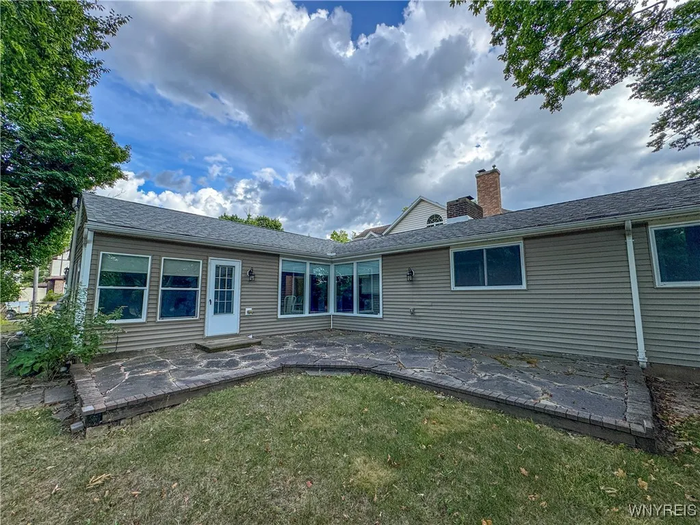 4026 Barton Street, Niagara Falls, New York 14305, Niagara Falls, New York 14305, 2 Bedrooms Bedrooms, 6 Rooms Rooms,1 BathroomBathrooms,Residential,For Sale,4026 Barton Street, Niagara Falls, New York 14305,0,B1628447